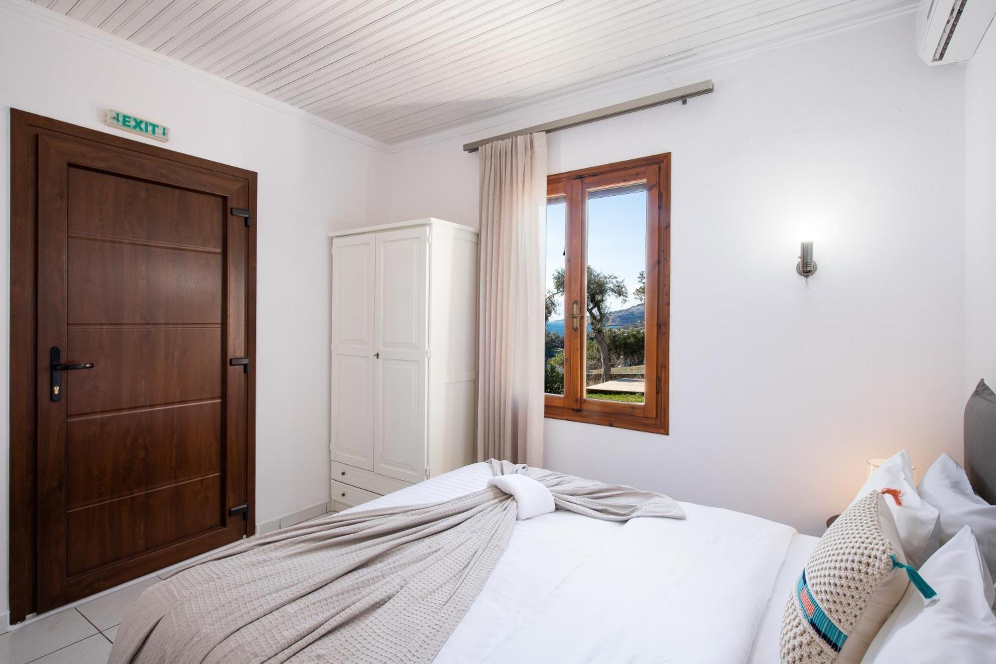 Acroterra - Easy Living Aparthotel Alikí Екстериор снимка